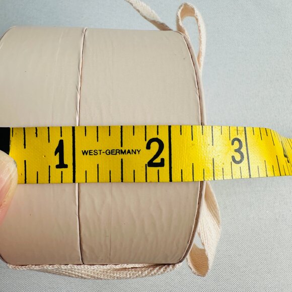 Gorjana Round Jewelry Box and Pouch Light‎ Pink Small Elegant Empty Gift Box - Picture 4 of 5